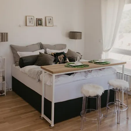 Akro Apartment *