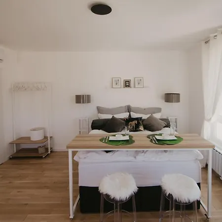 Apartment Akro